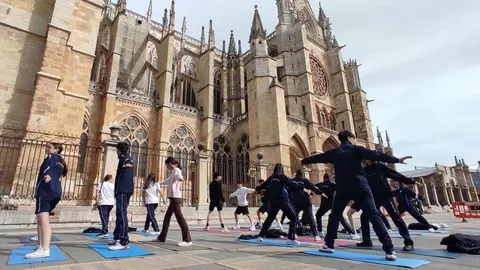 El Colegio La Asunción de León celebró este jueves el Día del Bienestar con la participación de más de 800 alumnos en una programación que combinó actividades dentro y fuera del centro.
