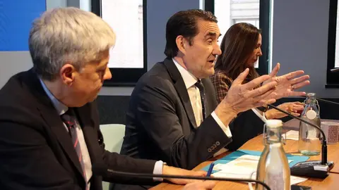 El presidente de la Junta Gestora del PP de León, Juan Carlos Suárez-Quiñones, ha comparecido para hacer un balance de los “muy buenos” resultados obtenidos por la formación en la provincia en las recientes elecciones autonómicas. Fotos: Peio García