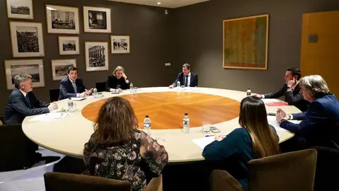 _08MAX2026037305El secretario general del PSCyL, Carlos Martínez, tildó hoy de “estéril” e “inútil” la ronda de reuniones del presidente del PP de Castilla y León, Alfonso Fernández Mañueco, con los partidos que estarán representados en las nuevas Cortes, y aseguró que lo había visto “más cansado”, “ausente” y “nervioso que nunca”.