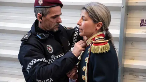 El presidente de las Cortes de Castilla y León en funciones, Carlos Pollán, el alcalde de la capital, José Antonio Diez, y el consejero en funciones de Medio Ambiente, Vivienda y Ordenación del Territorio, Juan Carlos Suárez-Quiñones, asisten a la procesión del Viernes de Dolores en León. Fotos: Peio García