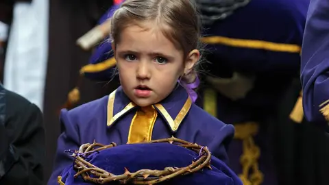 Primera procesión infantil de la Semana Santa de León organizada la Cofradía de la Agonía de Nuestro Señor. Fotos: Peio García.