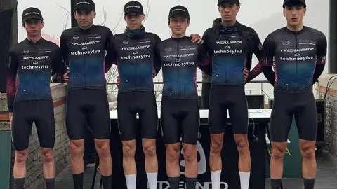 Technosylva Rower Bembibre Cycling Team saca rédito bajo la lluvia en una Aiztondo Klasikoa. Foto: Technosylva Rower Bembibre.