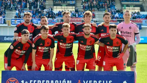 Intenso encuentro el disputado por la Ponferradina ante el Ourense en el que ambos equipos han ofrecido un enorme desgaste sobre el terreno de juego.