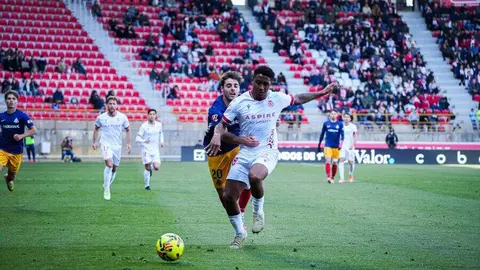 Todos los males que acumula la Cultural, todos sin excepción, florecieron en el Reino de León este domingo. El equipo de De la Barrera cae con estrépito.