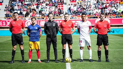 Todos los males que acumula la Cultural, todos sin excepción, florecieron en el Reino de León este domingo. El equipo de De la Barrera cae con estrépito.