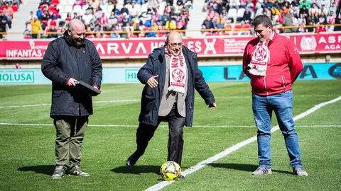 Todos los males que acumula la Cultural, todos sin excepción, florecieron en el Reino de León este domingo. El equipo de De la Barrera cae con estrépito.