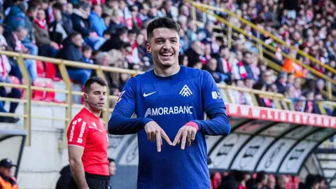 Todos los males que acumula la Cultural, todos sin excepción, florecieron en el Reino de León este domingo. El equipo de De la Barrera cae con estrépito.