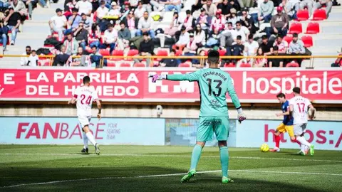 Todos los males que acumula la Cultural, todos sin excepción, florecieron en el Reino de León este domingo. El equipo de De la Barrera cae con estrépito.