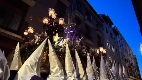 El Dainos provocó admiración en medio de la devoción de los leoneses. 
Fotos: S. García
