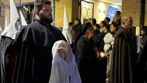 El Dainos provocó admiración en medio de la devoción de los leoneses. 
Fotos: S. García