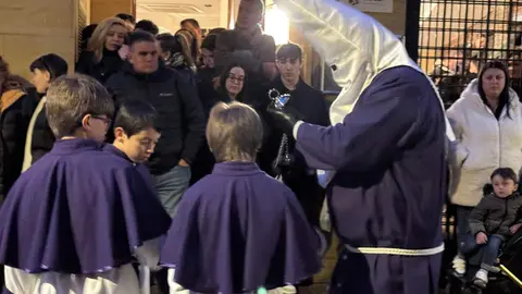 El Dainos provocó admiración en medio de la devoción de los leoneses. 
Fotos: S. García