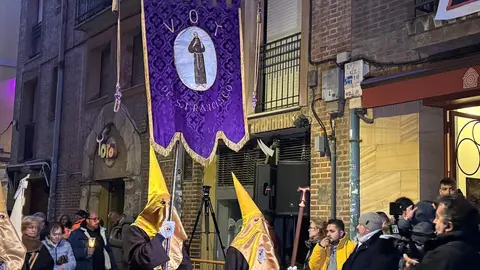 El Dainos provocó admiración en medio de la devoción de los leoneses. 
Fotos: S. García