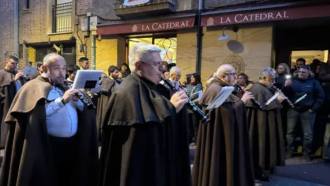 El Dainos provocó admiración en medio de la devoción de los leoneses. 
Fotos: S. García