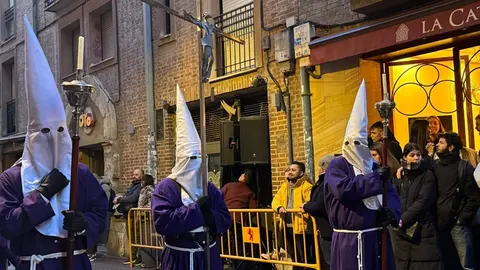 El Dainos provocó admiración en medio de la devoción de los leoneses. 
Fotos: S. García