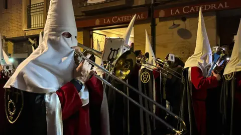 El Dainos provocó admiración en medio de la devoción de los leoneses. 
Fotos: S. García