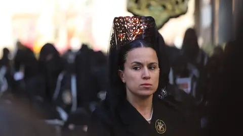 Miles de leoneses acompañan al Cristo del Gran Poder en una tarde de fervor. Fotos: Isaac Llamazares.
