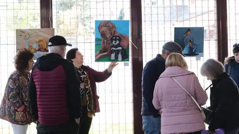 Presentación de la exposición de pintura y escultura de la Asociación de Pintores del Bierzo en el Museo del Ferrocarril de Ponferrada. Foto: César Sánchez.