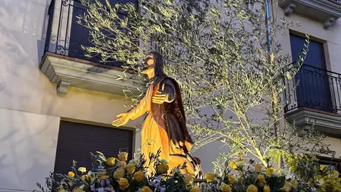 La procesión, Rosario de Pasión, con salida desde San Marcelo, recorre el centro histórico a través de seis escenas que narran de forma dinámica y catequética los momentos clave del relato cristiano. Foto: S. García.