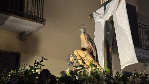 La procesión, Rosario de Pasión, con salida desde San Marcelo, recorre el centro histórico a través de seis escenas que narran de forma dinámica y catequética los momentos clave del relato cristiano. Foto: S. García.