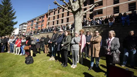 Homenaje del Ayuntamiento de Villablino (León) a los mineros fallecidos en el accidente de Cerredo (Asturias). Foto: César Sánchez.