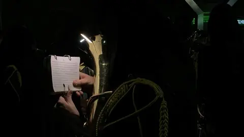 San Juan Evangelista, Nuestra Señora de las Lágrimas, la Virgen de las Angustias y la Virgen de la Soledad recorren las calles del Martes Santo con recogimiento y cercanía. Fotos: A.F. Reca.