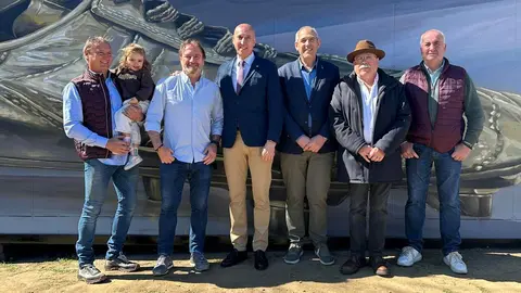 Stoichkov brilla en el éxito del Memorial Luis Quijada en Puente Castro. El exjugador del Barça comparte protagonismo con Juan Carlos Rodríguez y el alcalde José Antonio Diez en un torneo multitudinario. Fotos: AytoLeón