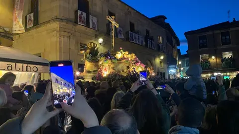La cofradía centenaria de Minerva y Vera Cruz recorre León con siete de sus trece pasos en la cita central del Miércoles Santo. Foto: A.F.Reca.