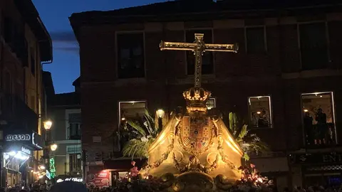 La cofradía centenaria de Minerva y Vera Cruz recorre León con siete de sus trece pasos en la cita central del Miércoles Santo. Foto: A.F.Reca.