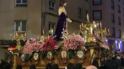 La cofradía centenaria de Minerva y Vera Cruz recorre León con siete de sus trece pasos en la cita central del Miércoles Santo. Foto: A.F. Reca.