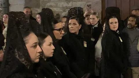 La cofradía centenaria de Minerva y Vera Cruz recorre León con siete de sus trece pasos en la cita central del Miércoles Santo. Foto: A.F. Reca.