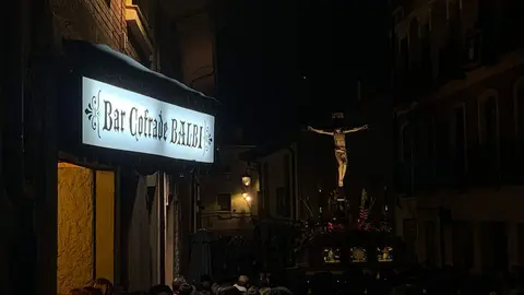 La cofradía centenaria de Minerva y Vera Cruz recorre León con siete de sus trece pasos en la cita central del Miércoles Santo. Foto: A.F. Reca.