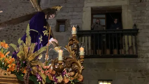 La cofradía centenaria de Minerva y Vera Cruz recorre León con siete de sus trece pasos en la cita central del Miércoles Santo. Foto: A.F. Reca.