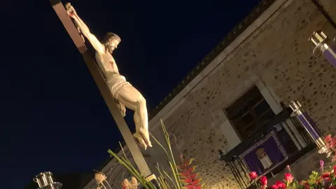 La cofradía centenaria de Minerva y Vera Cruz recorre León con siete de sus trece pasos en la cita central del Miércoles Santo. Foto: A.F. Reca.