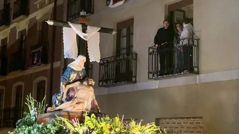 La cofradía centenaria de Minerva y Vera Cruz recorre León con siete de sus trece pasos en la cita central del Miércoles Santo. Foto: A.F. Reca.