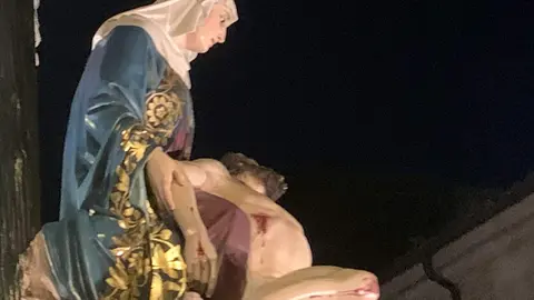 La cofradía centenaria de Minerva y Vera Cruz recorre León con siete de sus trece pasos en la cita central del Miércoles Santo. Foto: A.F. Reca.