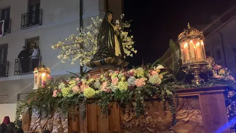 La cofradía centenaria de Minerva y Vera Cruz recorre León con siete de sus trece pasos en la cita central del Miércoles Santo. Foto: A.F. Reca.