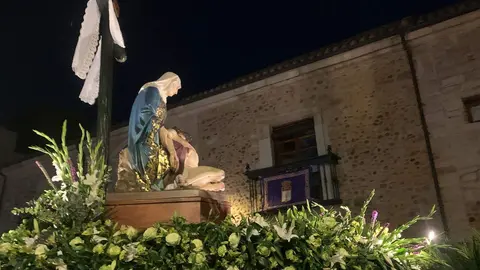 La cofradía centenaria de Minerva y Vera Cruz recorre León con siete de sus trece pasos en la cita central del Miércoles Santo. Foto: A.F. Reca.