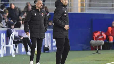 La Cultural empata en Huesca y sigue sin encontrar el aire. Un gol en propia puerta frena a los leoneses, que siguen lejos de la salvación.