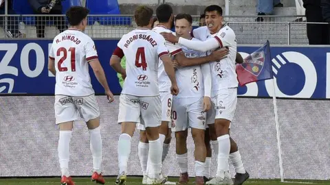 La Cultural empata en Huesca y sigue sin encontrar el aire. Un gol en propia puerta frena a los leoneses, que siguen lejos de la salvación.