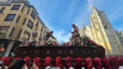 La Cena de Santa Marta llena de arte y fervor las calles de León. Foto: J.Calvo.