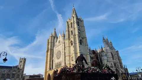 La Cena de Santa Marta llena de arte y fervor las calles de León. Foto: J.Calvo.
