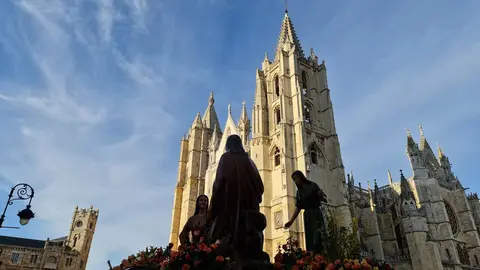 La Cena de Santa Marta llena de arte y fervor las calles de León. Foto: J.Calvo.