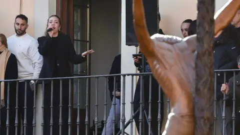 Celebración del acto de ‘El Encuentro’ en el transcurso de la Procesión de los Pasos de la Cofradía del Dulce Nombre de Jesús Nazareno de la Semana Santa de León. Foto: Campillo.