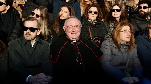 Celebración del acto de ‘El Encuentro’ en el transcurso de la Procesión de los Pasos de la Cofradía del Dulce Nombre de Jesús Nazareno de la Semana Santa de León. Foto: Campillo.