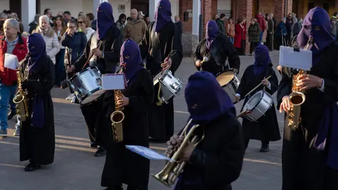 La procesión del Ecce Homo llena de devoción las calles de Santa Marina del Rey.