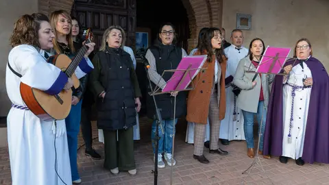 La procesión del Ecce Homo llena de devoción las calles de Santa Marina del Rey.
