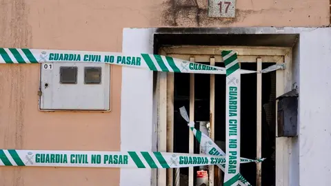 Fallece un hombre de unos 60 años en el incendio de una vivienda en Tudela de Duero (Valladolid). Foto: Miriam Chacón.
