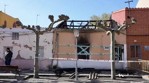 Fallece un hombre de unos 60 años en el incendio de una vivienda en Tudela de Duero (Valladolid). Foto: Miriam Chacón.