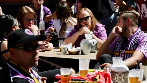 Ambiente festivo previo al partido de fútbol Cultural-Valladolid. Foto: Campillo.