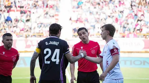 Gran partido en el Reino de León en un duelo de altura y con un ambiente espectacular en el Reino de León.